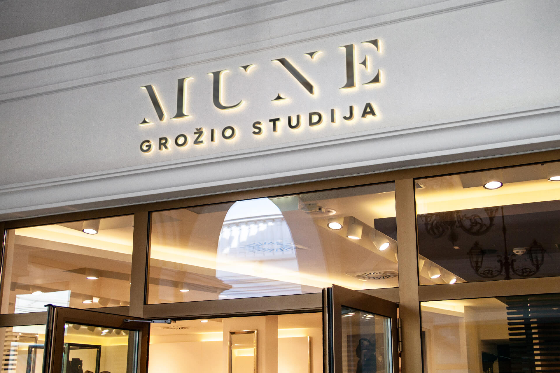 MUNE grožio studija Logo — Logo design for MUNE beauty studio. Artwork by Lukas Sabaliauskas